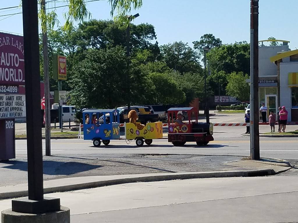 Starbucks | cafe | 100 E Main St, League City, TX 77573, USA | 2815547416 OR +1 281-554-7416