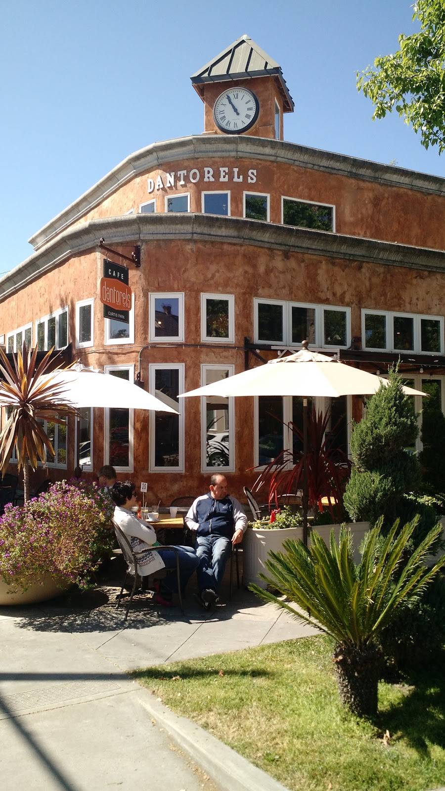 Café Dantorels | restaurant | 2700 24th St, Sacramento, CA 95818, USA | 9164512200 OR +1 916-451-2200