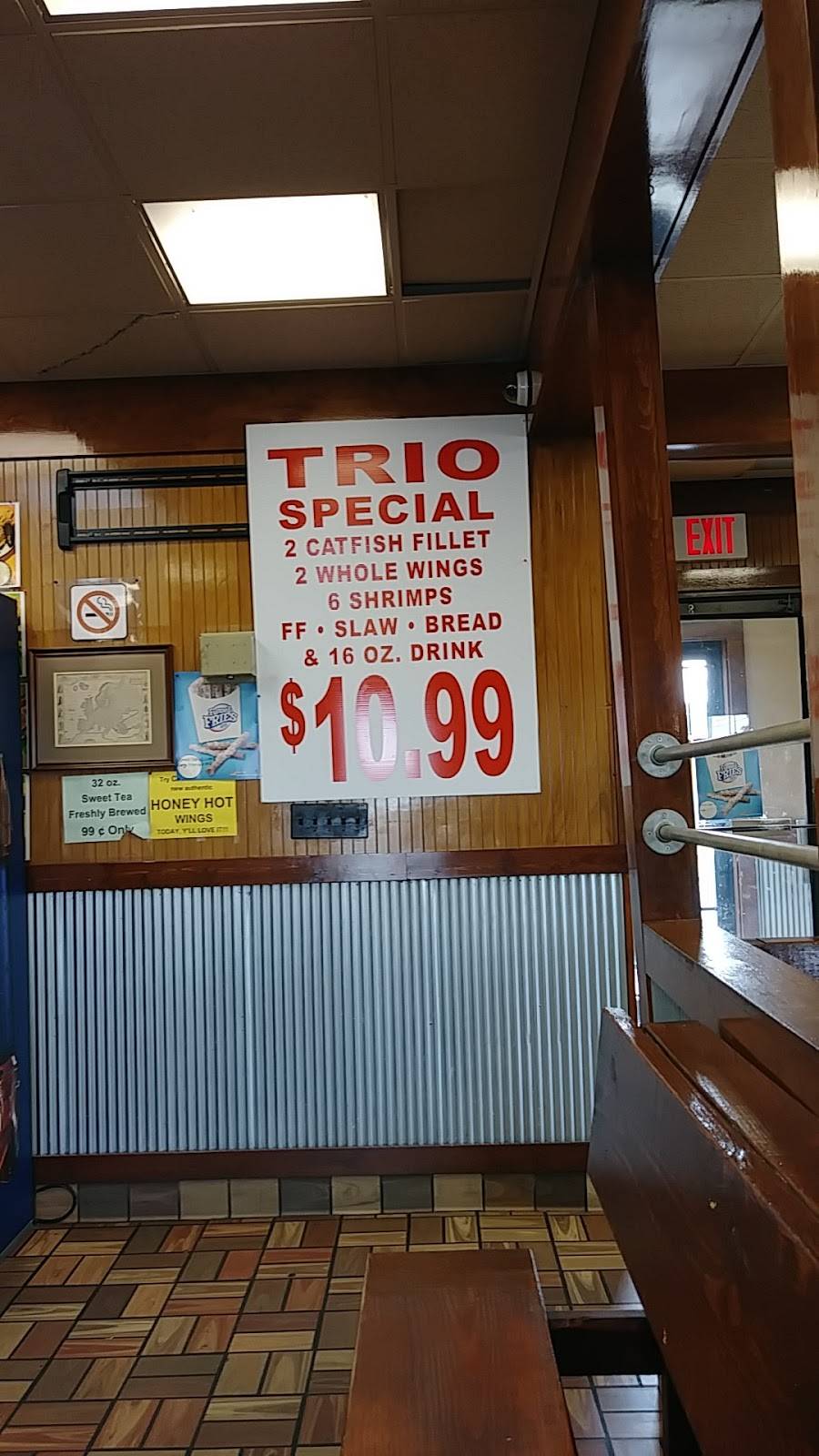 JJs Fish & Chicken | restaurant | 1964 S 3rd St, Memphis, TN 38109, USA | 9017468715 OR +1 901-746-8715