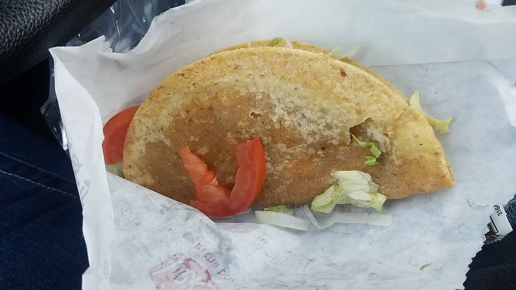 Jack in the Box | restaurant | 2793 W Ball Rd, Anaheim, CA 92804, USA | 7142209175 OR +1 714-220-9175