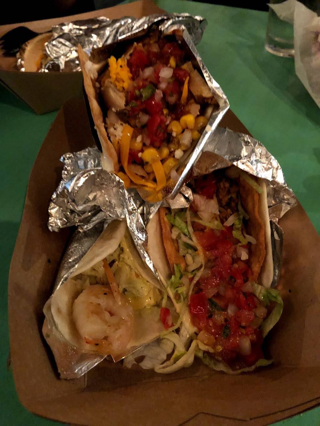 Barrio Lakewood | restaurant | 15527 Madison Ave, Lakewood, OH 44107, USA | 2162267714 OR +1 216-226-7714