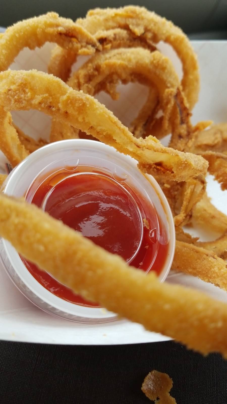 Kunkels Drive In | restaurant | 2402 Park Rd, Connersville, IN 47331, USA | 7658259211 OR +1 765-825-9211