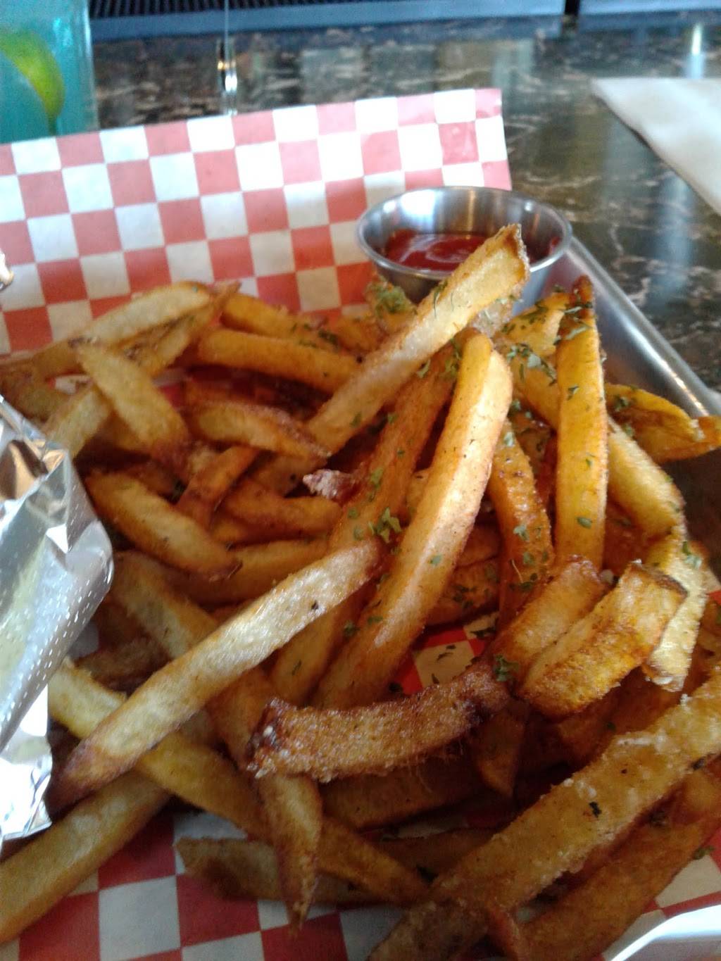 Tastebuds Live | restaurant | 709 E Loop 820, Fort Worth, TX 76120, USA | 8172902120 OR +1 817-290-2120