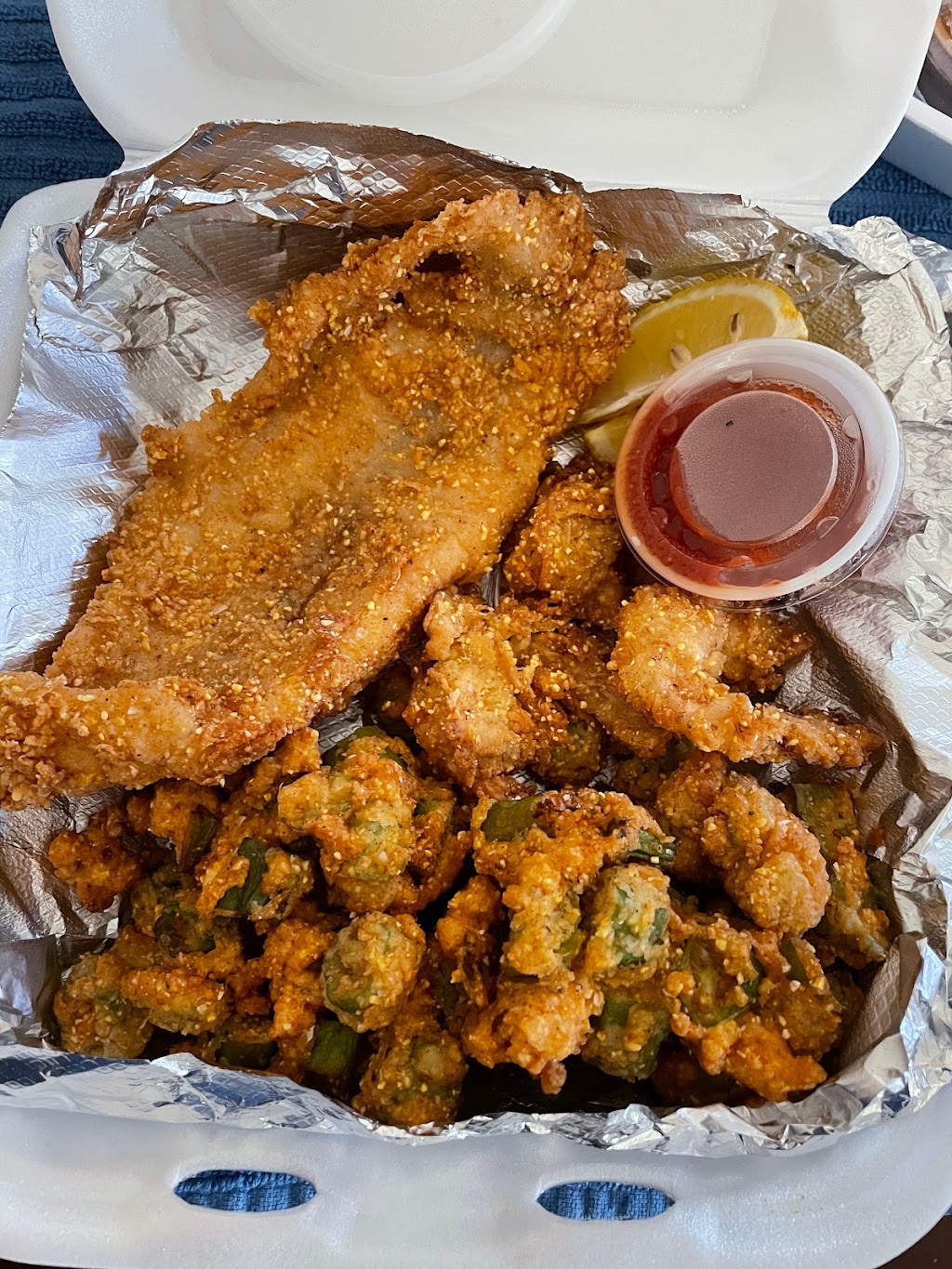 South Quarters | restaurant | 5443 Dudley Blvd, McClellan Park, CA 95652, USA | 9164735434 OR +1 916-473-5434