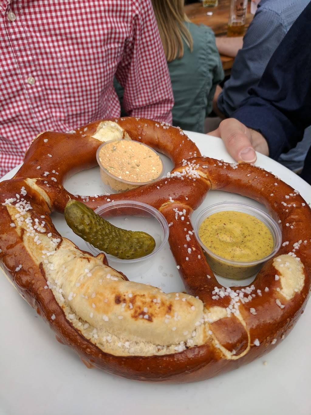 Pilsener Haus & Biergarten | restaurant | 1422 Grand St, Hoboken, NJ 07030, USA | 2016835465 OR +1 201-683-5465