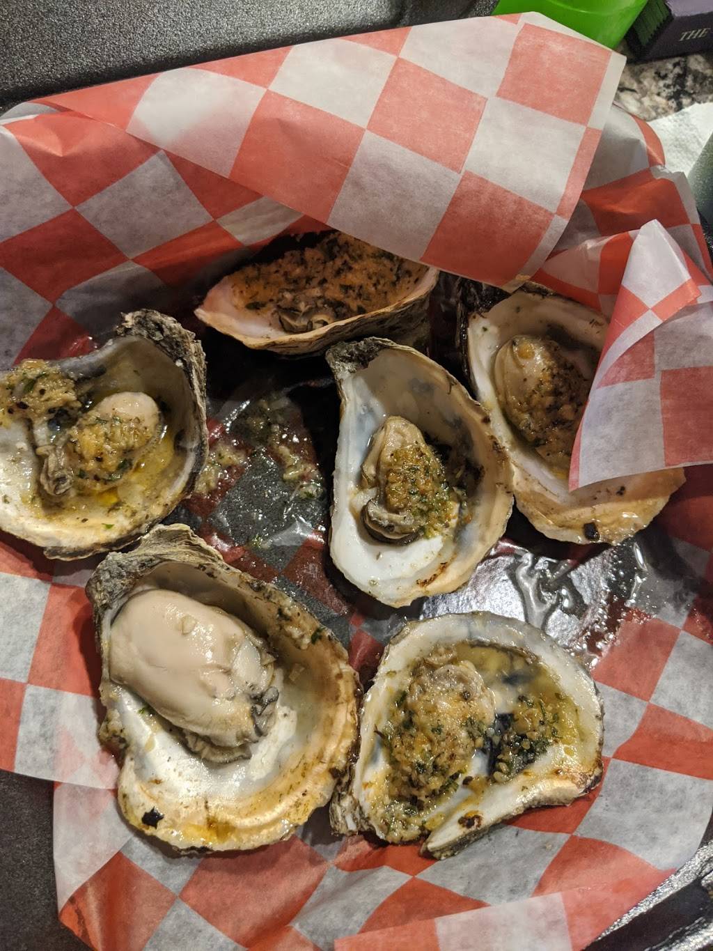 The Stolen Coin Oyster Bar & Bistro | restaurant | 110 S Main St, Gainesboro, TN 38562, USA | 9312682646 OR +1 931-268-2646