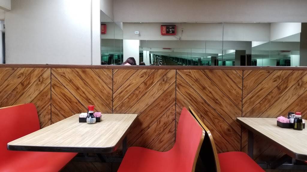 Golden Chopsticks | restaurant | 1110 N Collins St, Arlington, TX 76011, USA | 8172746320 OR +1 817-274-6320