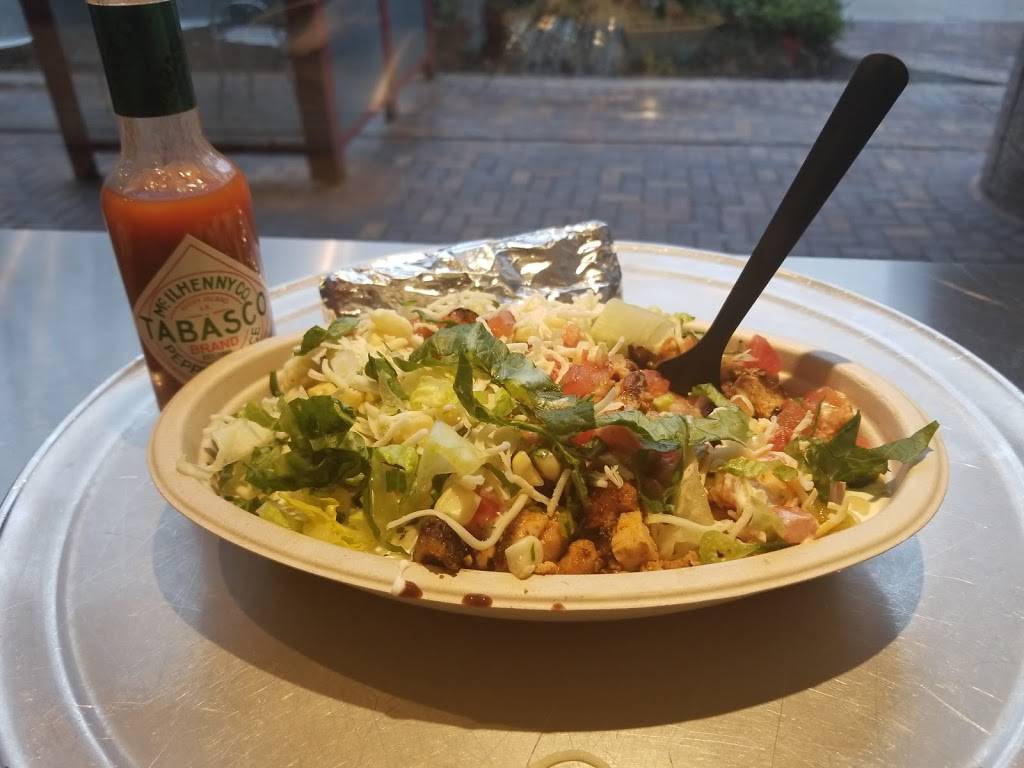 Chipotle Mexican Grill | restaurant | 2231 Crystal Dr Lbby 100, Arlington, VA 22202, USA | 7039208779 OR +1 703-920-8779