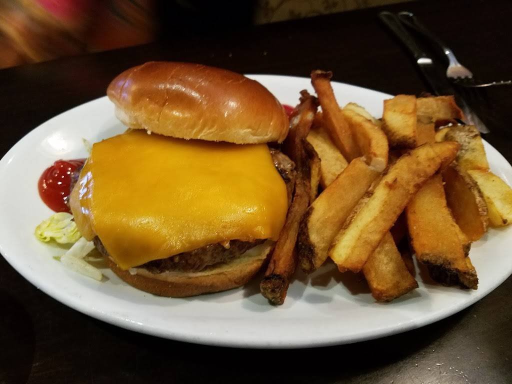 Fionas Irish Pub | restaurant | 5810 Kingstowne Center, Alexandria, VA 22315, USA | 7038883900 OR +1 703-888-3900