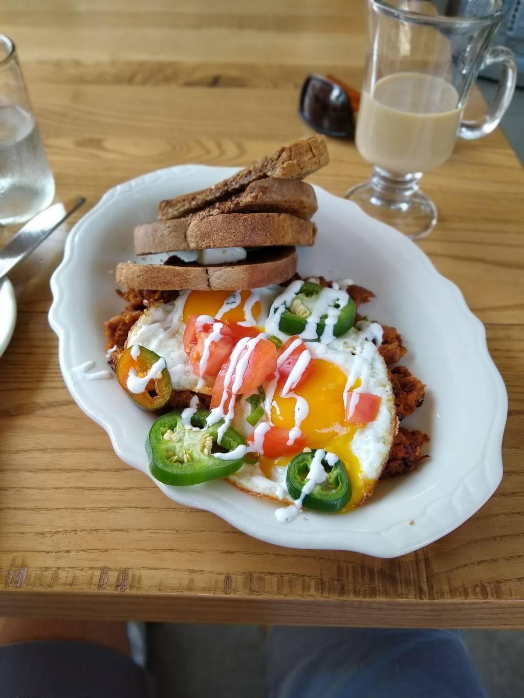 Cunard Tavern | restaurant | 24 Orleans St, Boston, MA 02128, USA | 6175677609 OR +1 617-567-7609