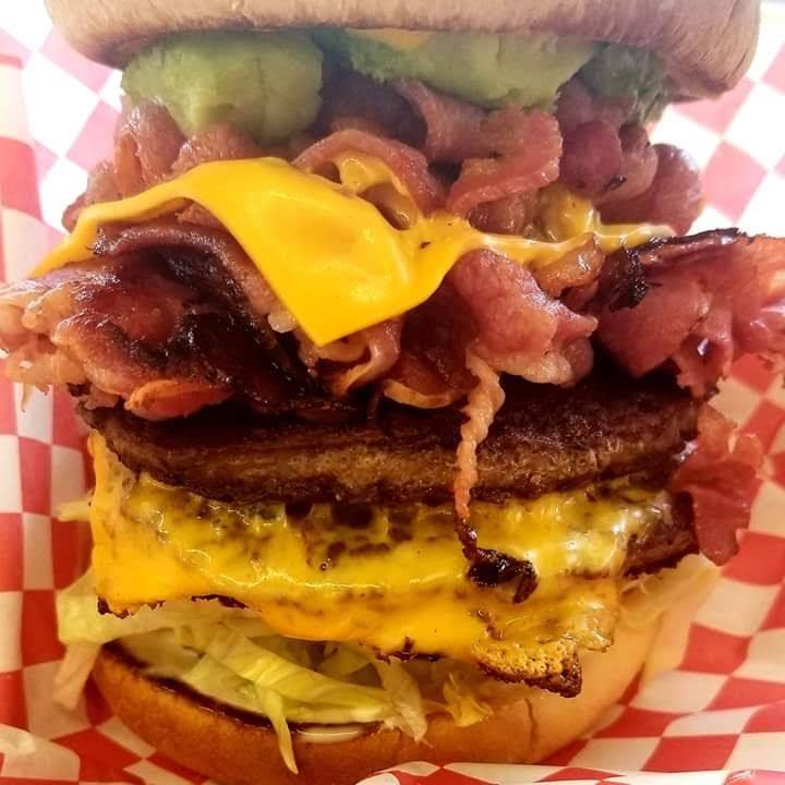 Carousel Drive In | restaurant | 901 Woodrow Ave, Bakersfield, CA 93308, USA | 6613998950 OR +1 661-399-8950