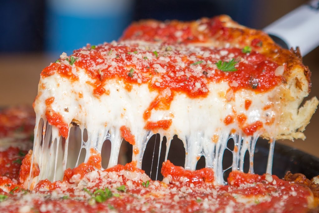 Easy Street Pizza & Patio | restaurant | 2922 W Irving Park Rd, Chicago, IL 60618, USA | 7738662010 OR +1 773-866-2010