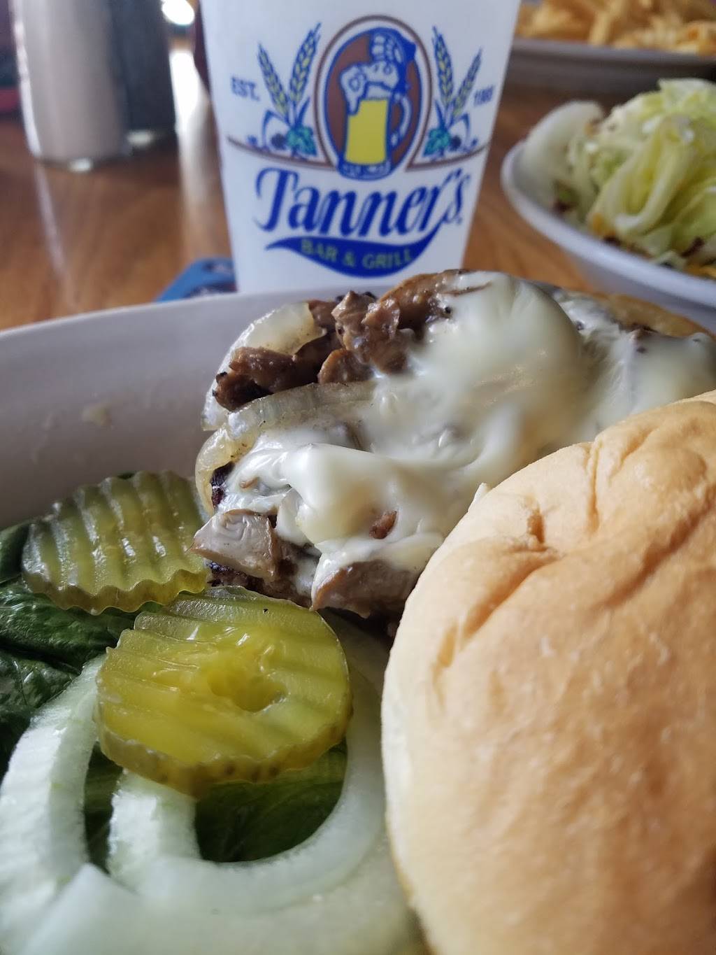 Tanners Bar & Grill | restaurant | 19102 Q St, Omaha, NE 68135, USA | 4027634414 OR +1 402-763-4414