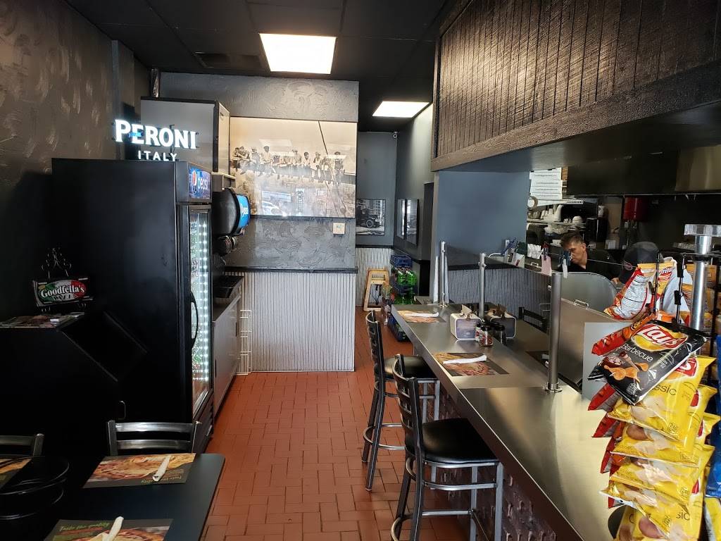 Goodfellas pizza | restaurant | E Indiantown Rd, Jupiter, FL 33477, USA | 5617483454 OR +1 561-748-3454