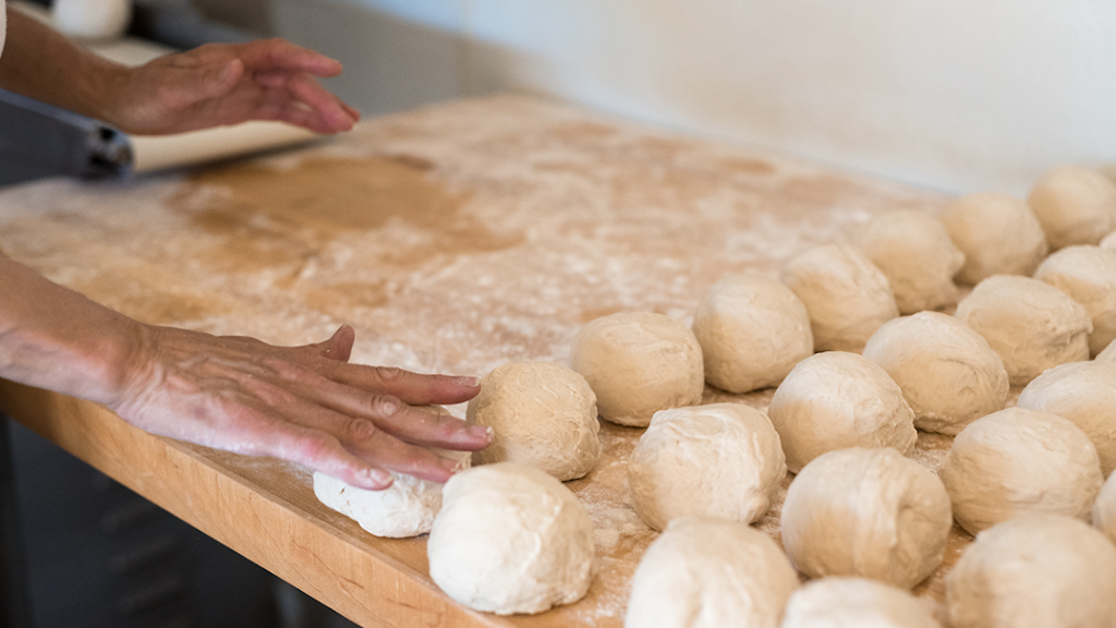 Riccardis Restaurant | restaurant | 901 Hathaway Rd, New Bedford, MA 02740, USA | 5089914200 OR +1 508-991-4200