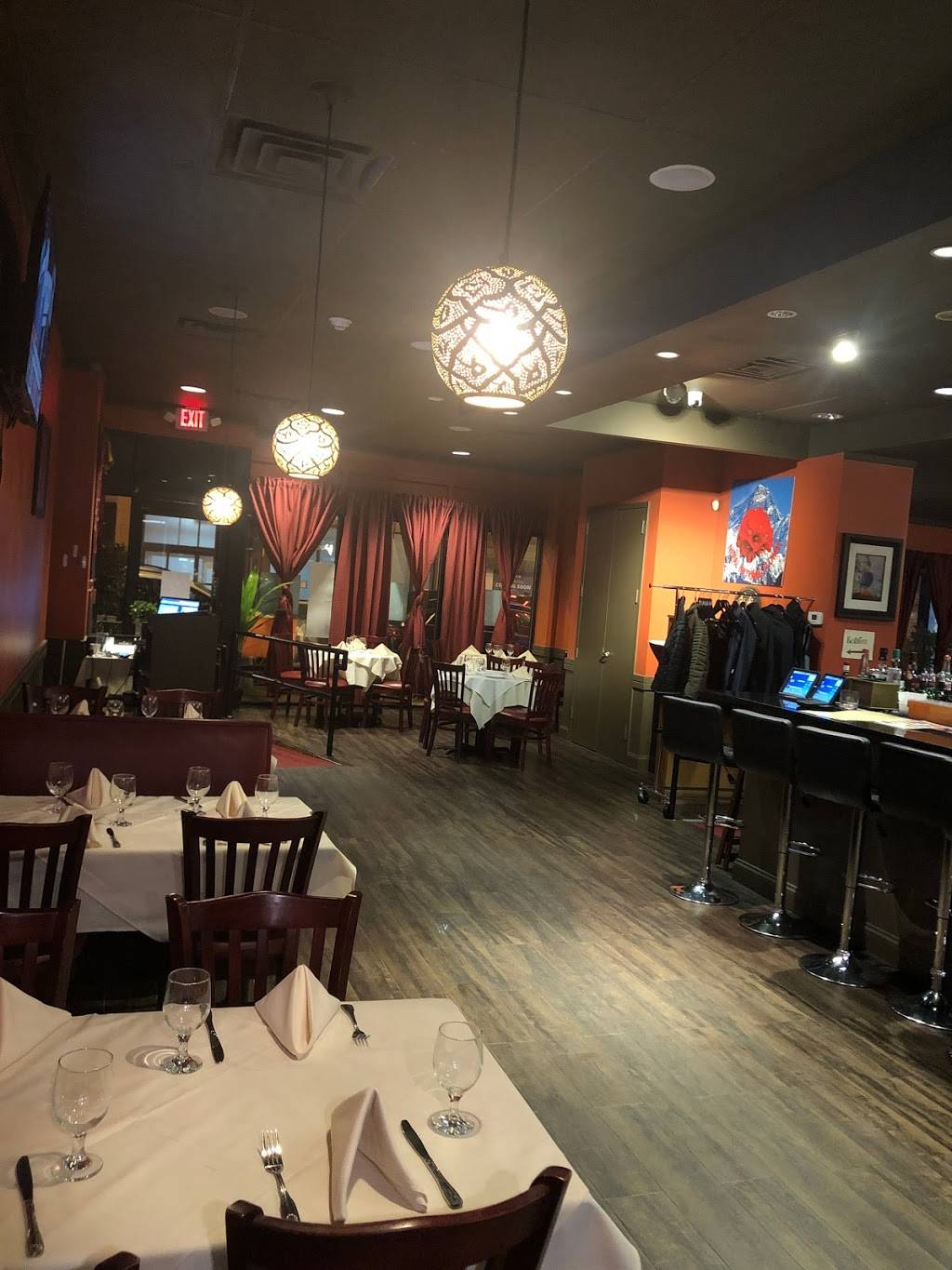 Laliguras Indian Nepali Bistro | restaurant | 2332 Wisconsin Ave NW, Washington, DC 20007, USA | 2028274904 OR +1 202-827-4904