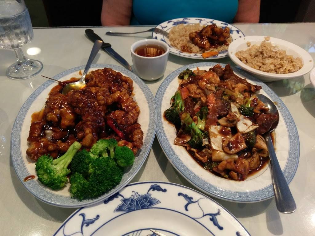 Golden Palace | restaurant | 4040 N 132nd St, Omaha, NE 68164, USA | 4024932777 OR +1 402-493-2777