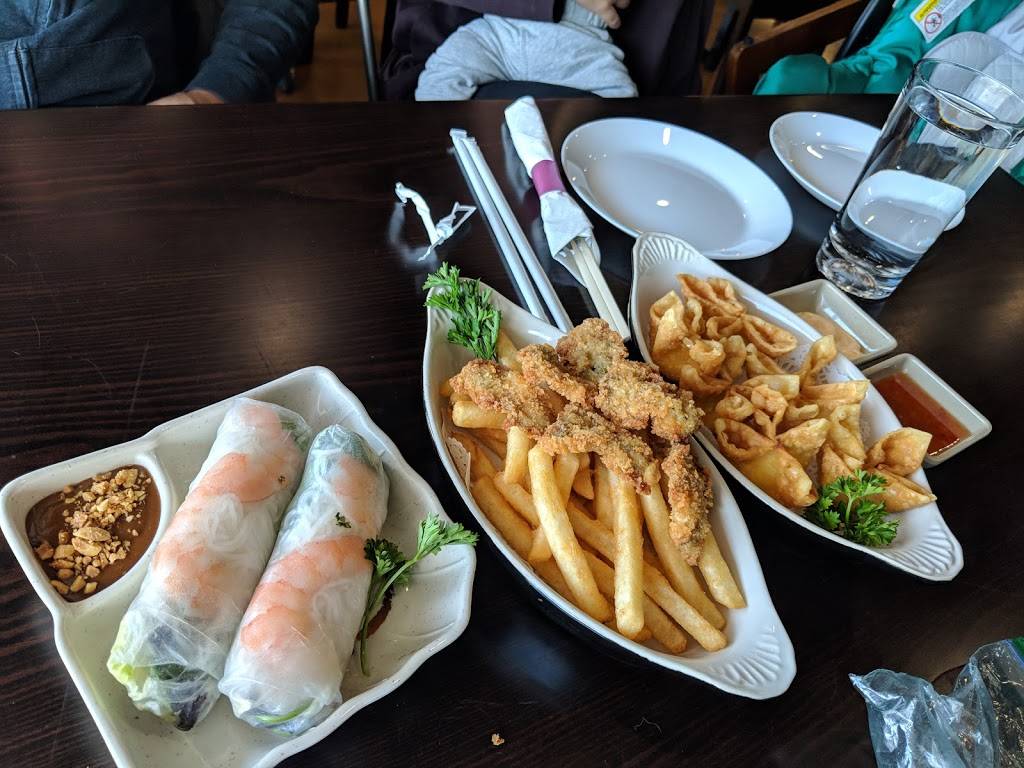 Lobster & Pho | restaurant | 6901 Rockside Rd, Independence, OH 44131, USA | 2165250028 OR +1 216-525-0028