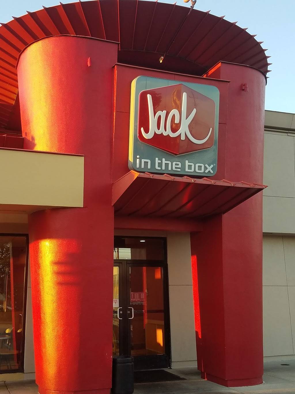 Jack in the Box | restaurant | 2181 S Sherwood Forest Blvd, Baton Rouge, LA 70816, USA | 2252731003 OR +1 225-273-1003