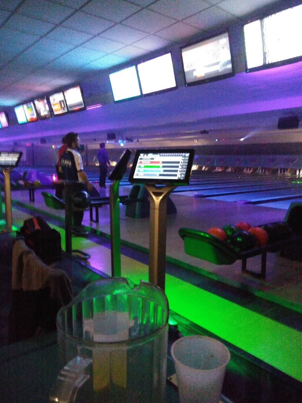 Sequoia Pro Bowl | night club | 5501 Sandalwood Blvd, Columbus, OH 43229, USA | 6148857043 OR +1 614-885-7043