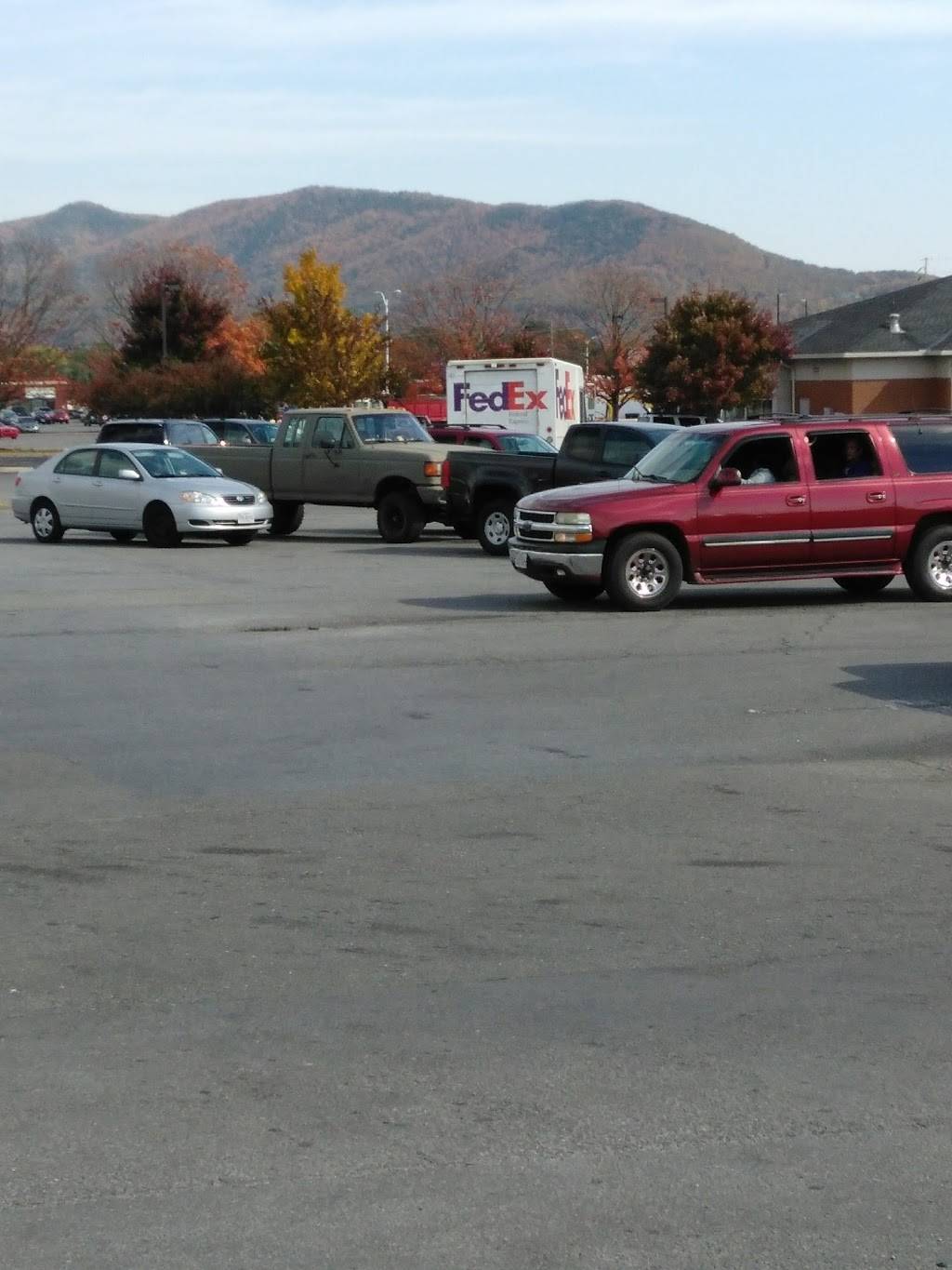 Subway | restaurant | 1507 Hershberger Rd NW, Roanoke, VA 24012, USA | 5405638441 OR +1 540-563-8441