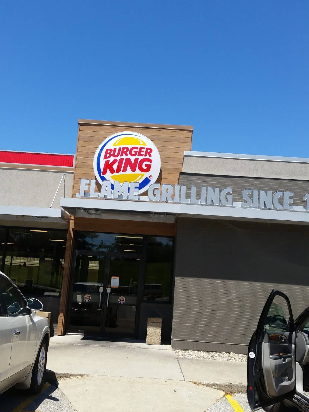 Burger King | restaurant | 927 4th St SW, Waverly, IA 50677, USA | 3193523311 OR +1 319-352-3311