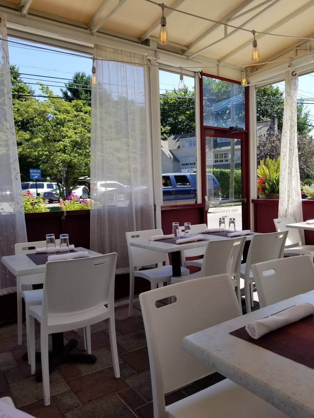 TOTO’ Restaurant | restaurant | 5919, 70 Reef Rd, Fairfield, CT 06824, USA | 2032542070 OR +1 203-254-2070