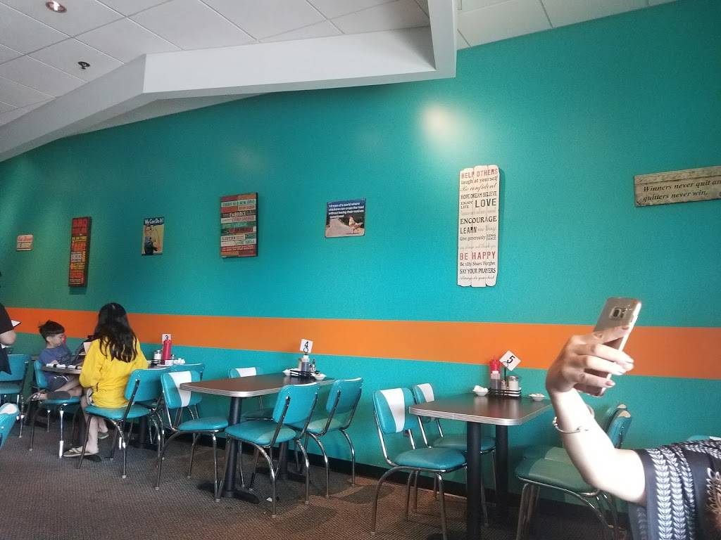 33 All American Diner | restaurant | 33 Pond St, Ashland, MA 01721, USA | 5088617479 OR +1 508-861-7479