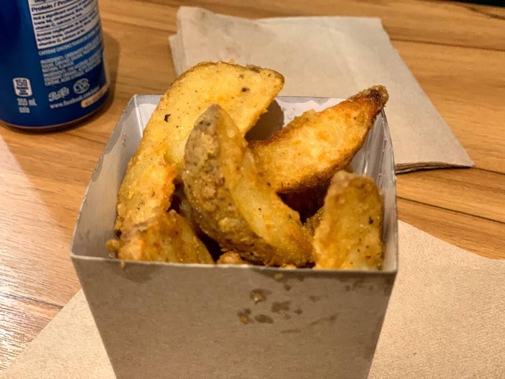 Mary Browns Chicken & Taters | restaurant | 3975 Garden St, Whitby, ON L1R 3A4, Canada | 9056661686 OR +1 905-666-1686