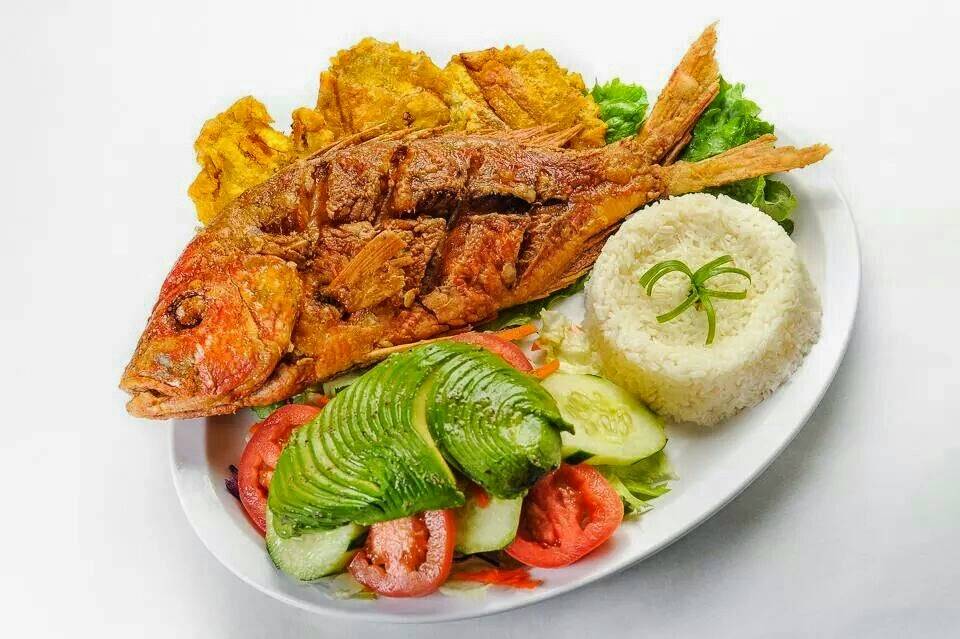 Ricos Chicken | restaurant | 74-27 Metropolitan Ave, Middle Village, NY 11379, USA | 7188061705 OR +1 718-806-1705