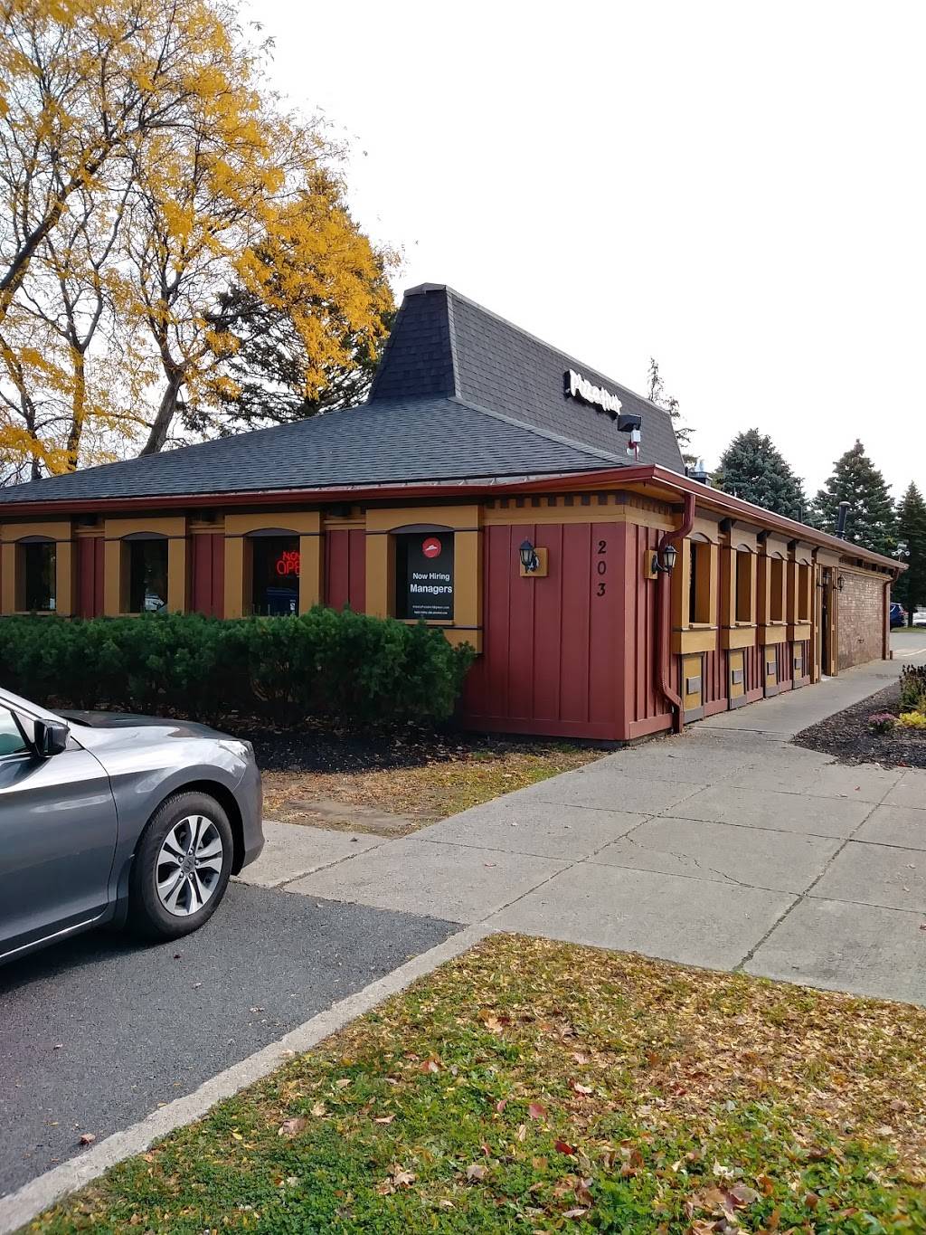 Pizza Hut | restaurant | 203 Wolf Rd, Albany, NY 12205, USA | 5184581221 OR +1 518-458-1221