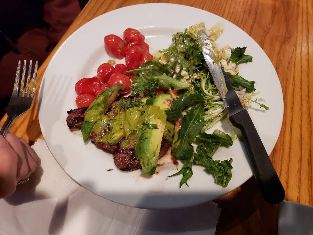 Chilis Grill & Bar | restaurant | 15305 W 67th St, Shawnee, KS 66217, USA | 9136310862 OR +1 913-631-0862