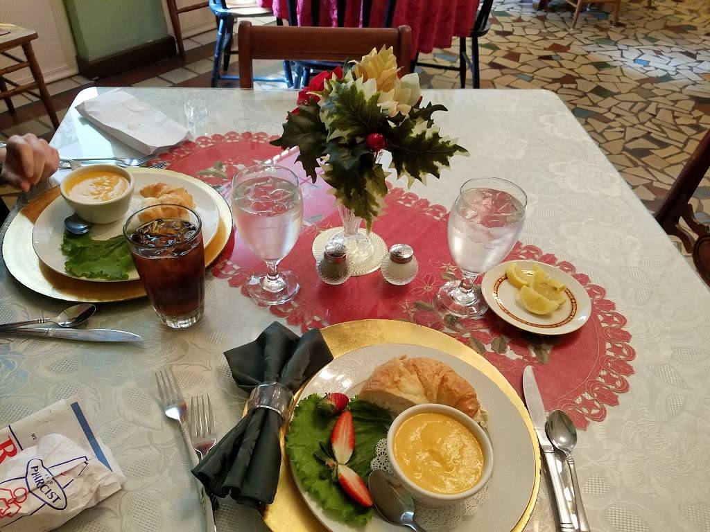 Mary Margarets Tea & Biscuit | restaurant | 10 Polk St, Arcadia, FL 34266, USA | 8634940615 OR +1 863-494-0615