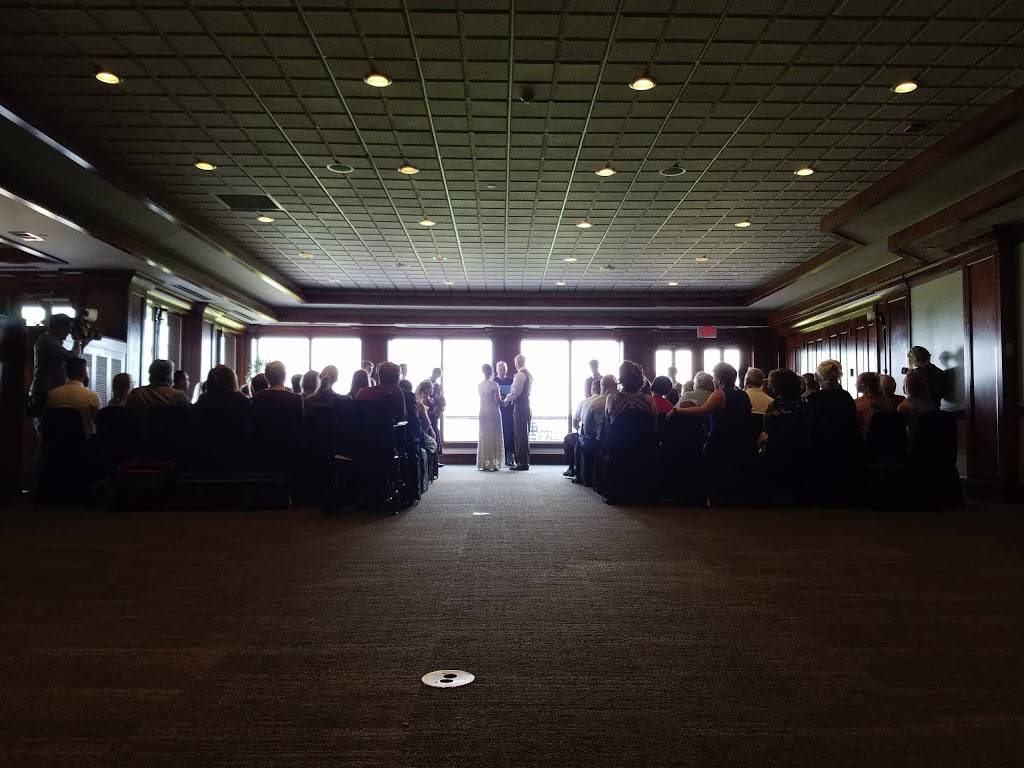 Champions Run | restaurant | 13800 Eagle Run Dr, Omaha, NE 68164, USA | 4024988900 OR +1 402-498-8900