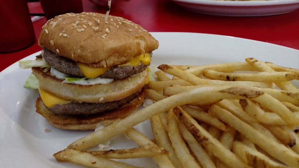 Spinners Good Time Diner | restaurant | 602 South St #13, Chardon, OH 44024, USA | 4402861186 OR +1 440-286-1186