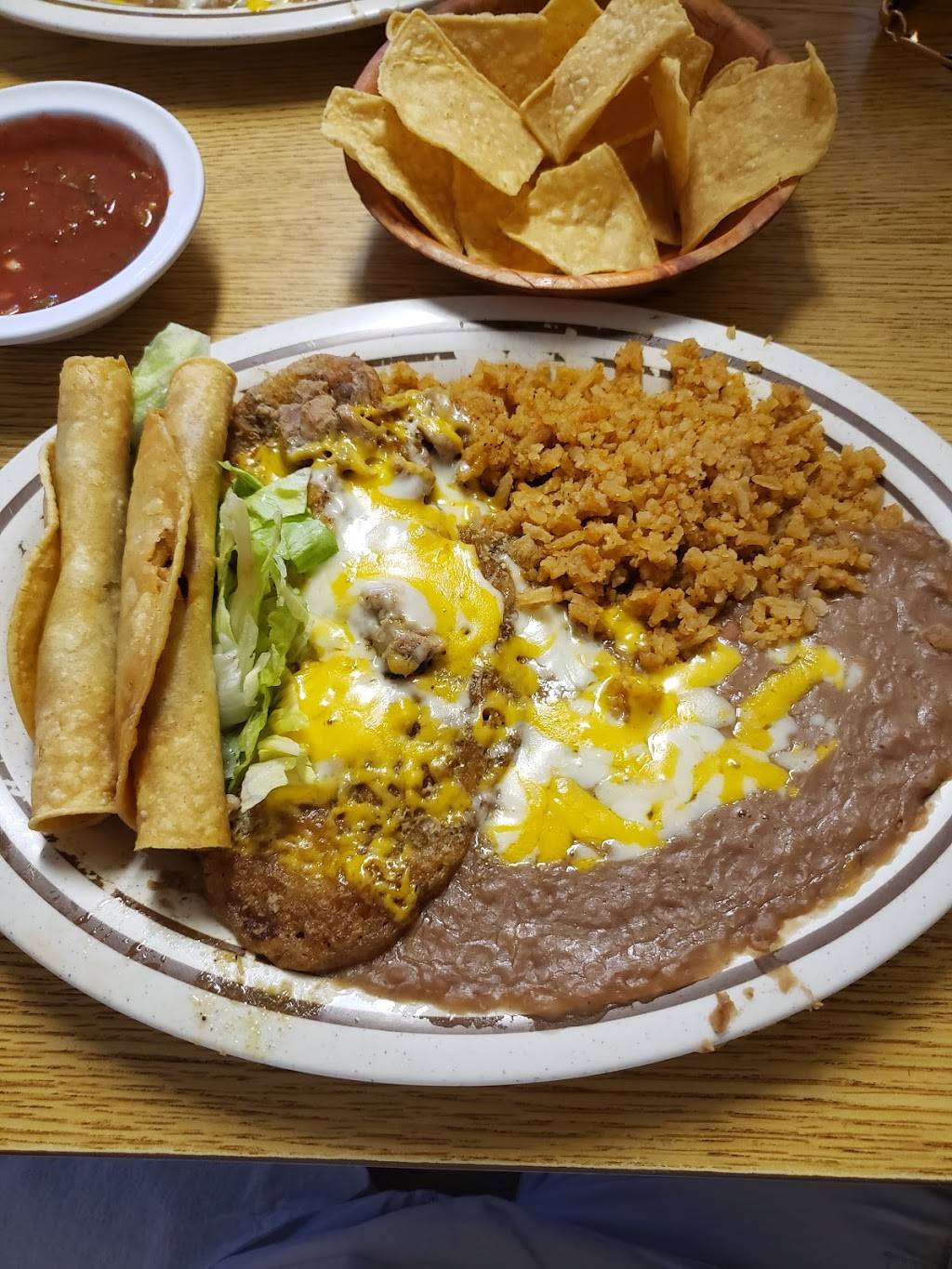 El Taquito | restaurant | 912 N Chester Ave, Bakersfield, CA 93308, USA | 6613938080 OR +1 661-393-8080