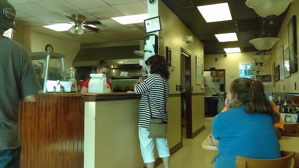 Francos NY Pizza and Subs | meal takeaway | 17 S Whiteville Vlg, Whiteville, NC 28472, USA | 9109146000 OR +1 910-914-6000