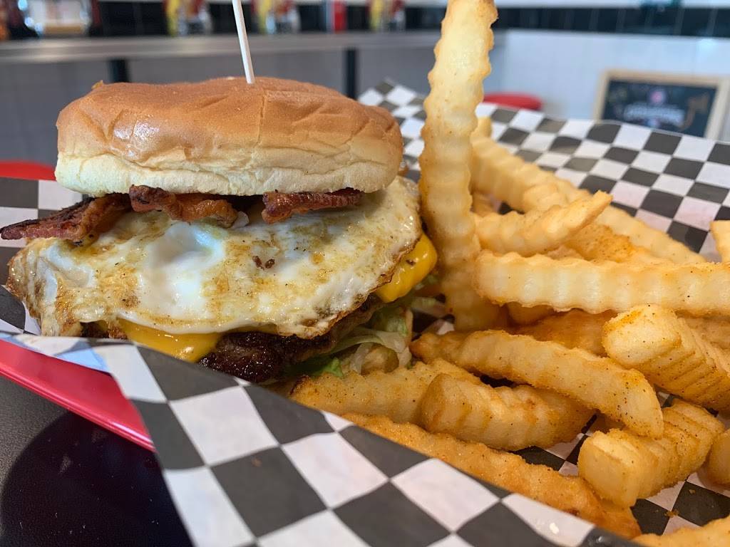 Three Aces Diner | restaurant | 2314 Hassell Rd, Hoffman Estates, IL 60169, USA | 8474665080 OR +1 847-466-5080