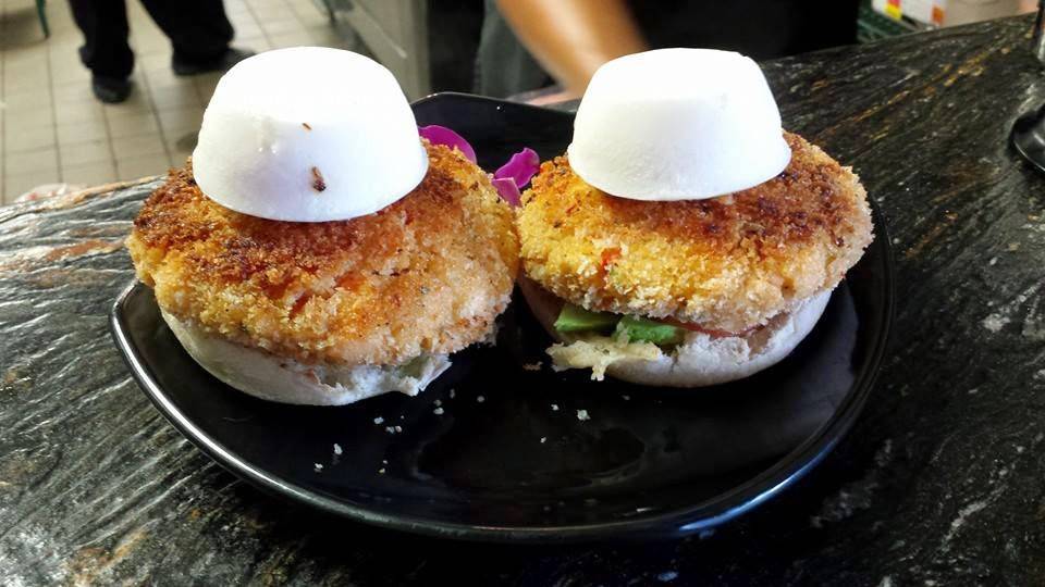 The Soho Backyard | restaurant | 610 S Armenia Ave, Tampa, FL 33609, USA | 8132845928 OR +1 813-284-5928