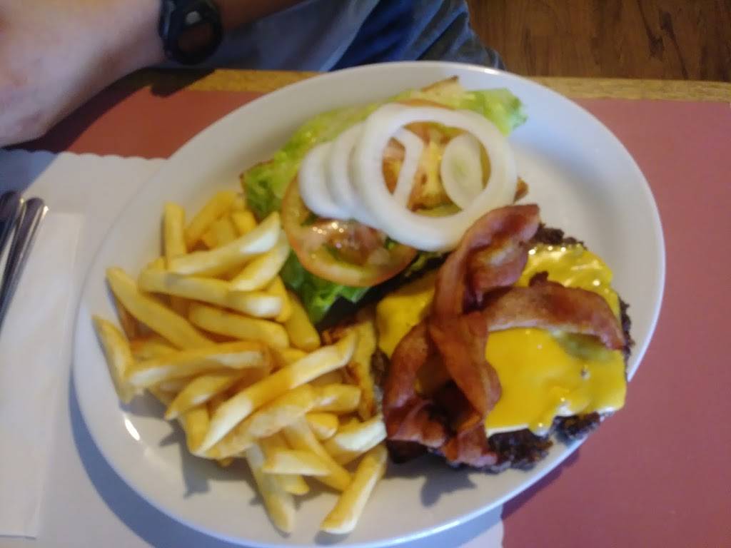 Dougs Place | restaurant | 20871 Redwood Rd, Castro Valley, CA 94546, USA | 5105389155 OR +1 510-538-9155