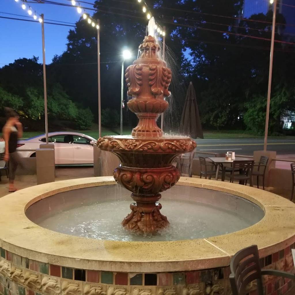 Fellinis Pizza | restaurant | 2809 Peachtree Rd, Atlanta, GA 30305, USA | 4042660082 OR +1 404-266-0082