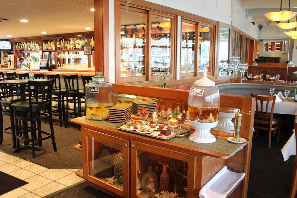 Domenicos on the Wharf | restaurant | 50 Fishermans Wharf #1, Monterey, CA 93940, USA | 8313723655 OR +1 831-372-3655