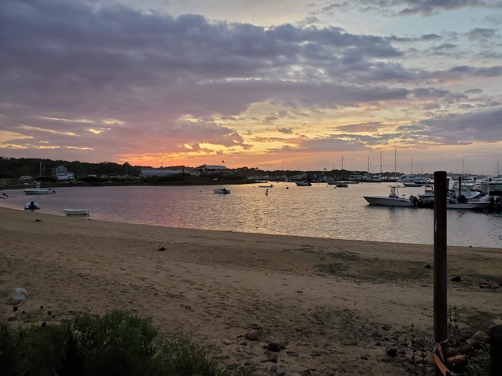 The Oar | restaurant | 221 Jobs Hill Rd, New Shoreham, RI 02807, USA | 4014668820 OR +1 401-466-8820