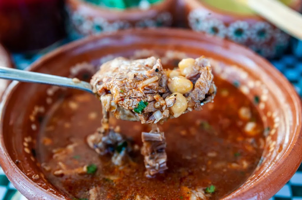 Tacos de Cabrito y Machito El Lagunero | restaurant | 2598 N State St, Muscoy, CA 92407, USA | 9092541843 OR +1 909-254-1843