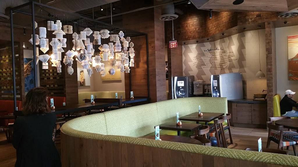 Nandos PERi-PERi | restaurant | 1138 Lake St, Oak Park, IL 60301, USA | 7084346296 OR +1 708-434-6296