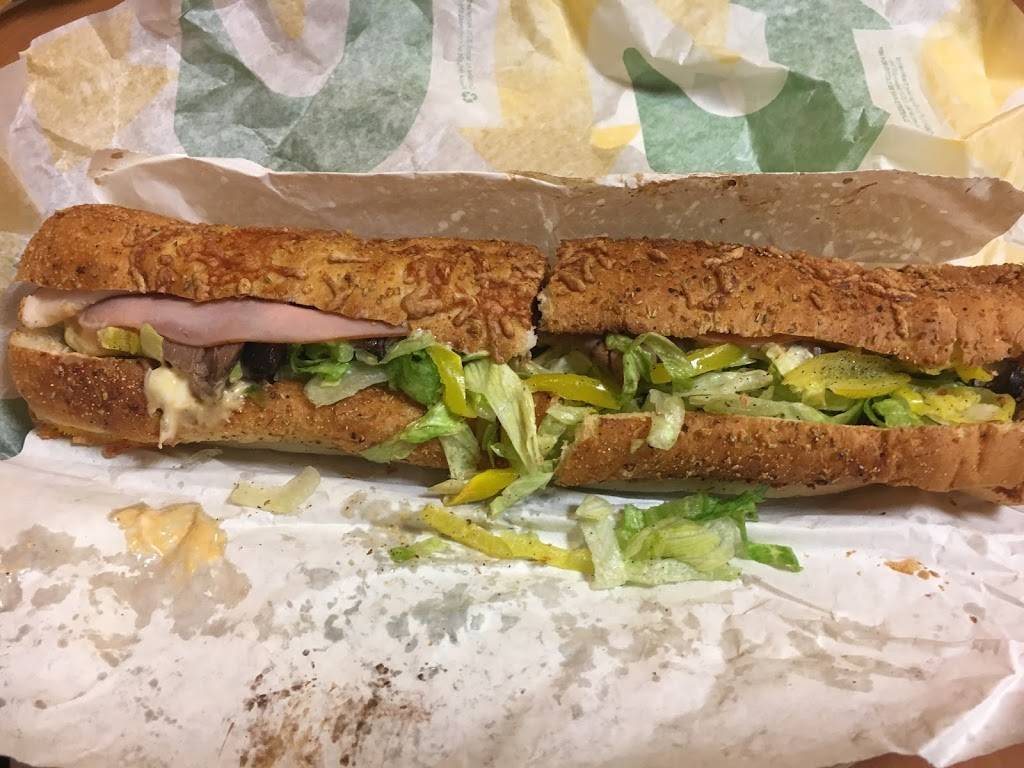 Subway Restaurants | restaurant | 2420 Lebanon Pike, Nashville, TN 37214, USA | 6153913191 OR +1 615-391-3191