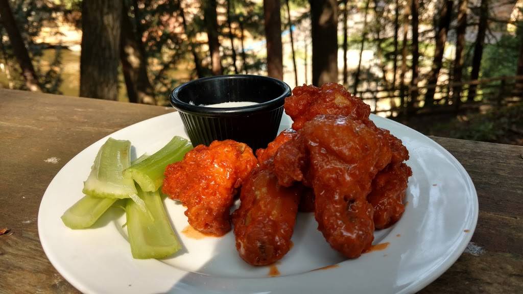 The Port Restaurant and Lounge | restaurant | 413 S Burritt Ave, Lake Delton, WI 53940, USA | 6082530150 OR +1 608-253-0150