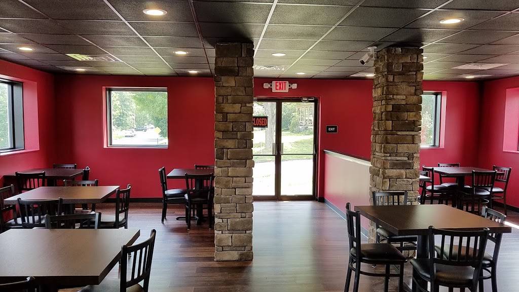 Foxs pizza reynoldsville | restaurant | 1 Broadway St, Reynoldsville, PA 15851, USA | 8146122720 OR +1 814-612-2720