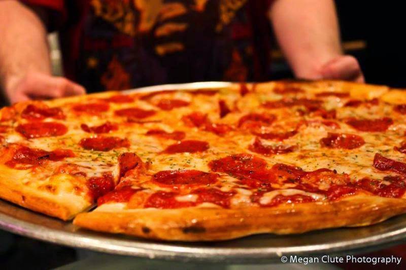 Da Vincis Pizzeria & Calzones | meal takeaway | 113 S Central St, Knoxville, TN 37902, USA | 8656375040 OR +1 865-637-5040