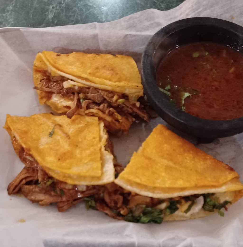 Monarca Taqueria | restaurant | 206 E Main St, Milford, MA 01757, USA | 5083812966 OR +1 508-381-2966